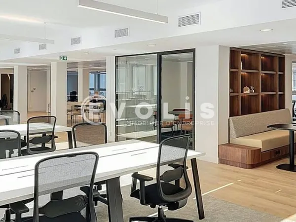 Bureaux 874 m²