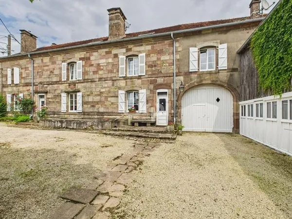 Maison 10 pièces 330 m²