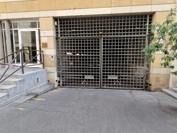 Parking 12 m²