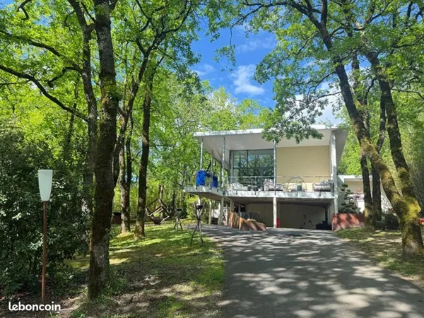 Maison 5 pièces 200 m²