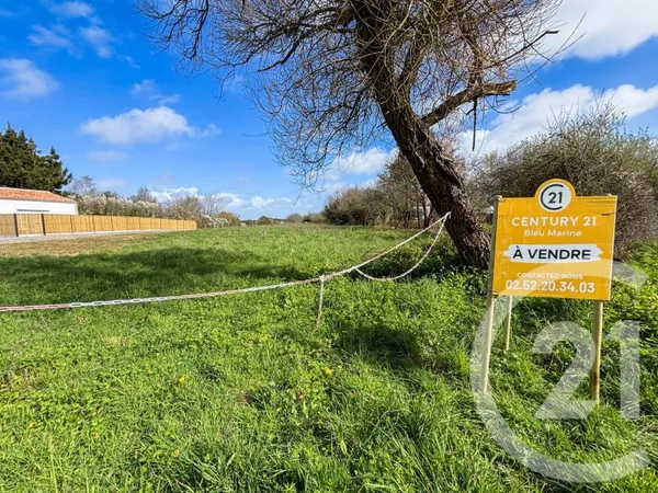 Terrain 900 m²