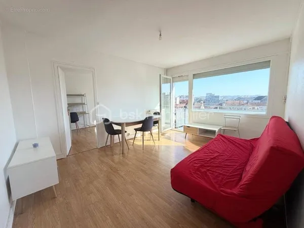 Appartement idéalement situé à deux pas de la Halle Brauhauban en exclusivité