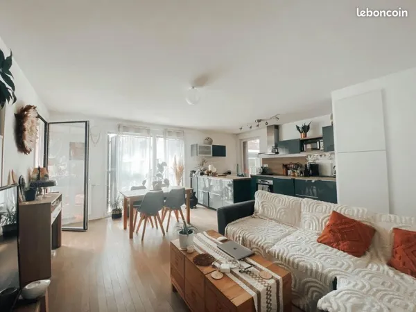 Joli appartement T4 meublé - 75m2 + 2loggias + cellier + parking