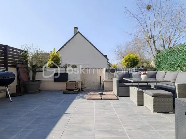 Appartement/Maison de ville avec terrasse et garage - Emplacement idéal