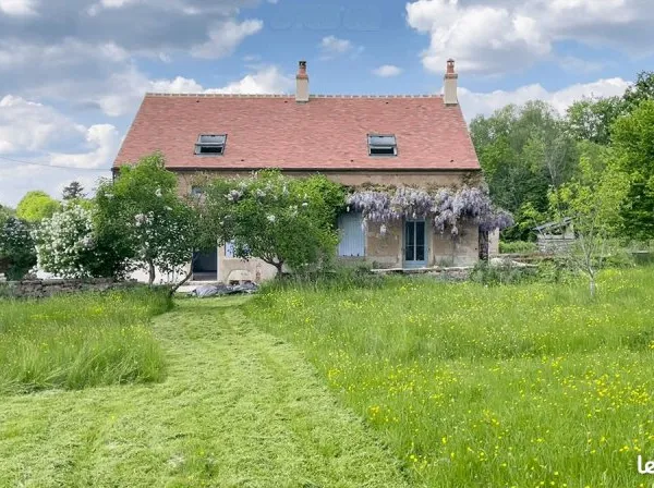 Maison rénovée & dépendances sur 3 hectares