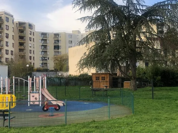 GRAND T2 AVEC BALCON TERRASSE