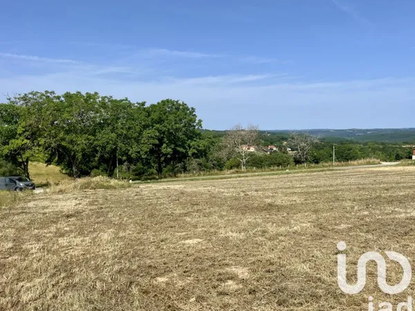 Terrain 2210 m²