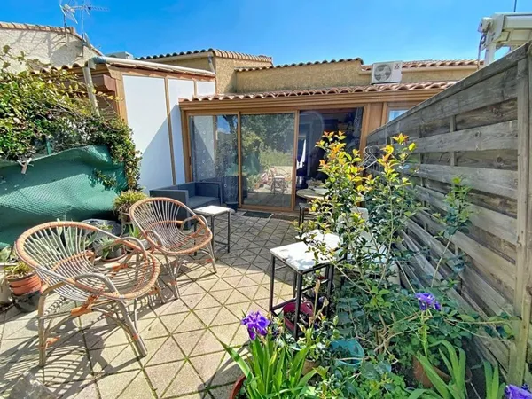 PAVILLON 48m² - 1 CHAMBRE - 1 MEZZANINE - 1 VERANDA - 1 TERRASSE - 1 PLACE DE PARKING- JOLIE VUE