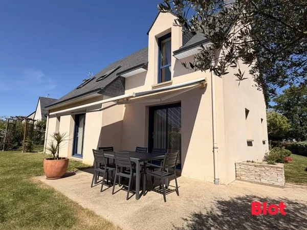 A VENDRE chez BLOT à LA CHAPELLE-THOUARAULT Maison 4chs sur sous-sol enterré 574m2 de terrain S/O