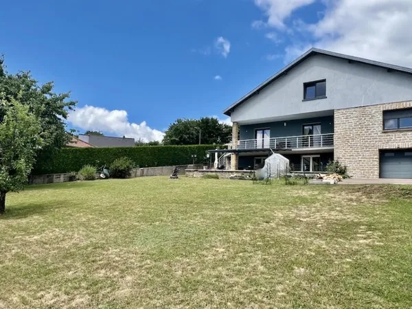Maison 10 pièces 199 m²