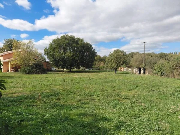 Terrain 1098 m²