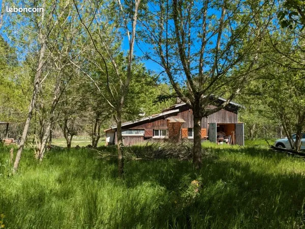 Maison à fort potentiel avec 2800 m² terrain - Havre de paix au coeur des Landes