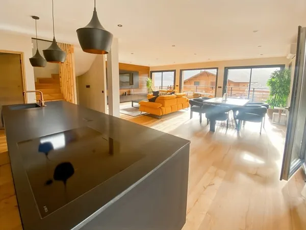 Passy coteau chalet T5 de 190 m2 avec sous sol 827 KEUR