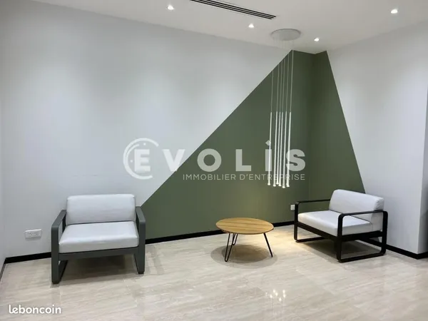 Bureau 156 m²