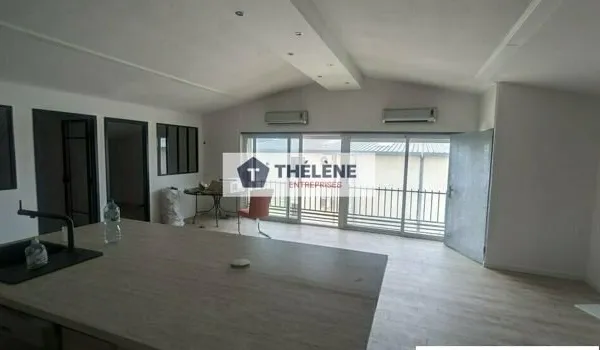 Local commercial 680 m²