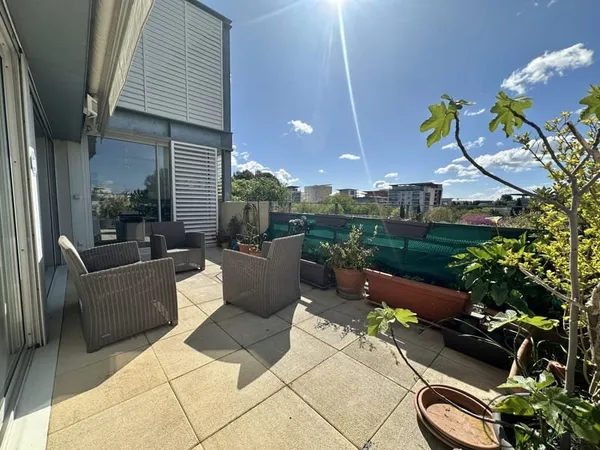 T3 de 84m2 avec superbe vue sur le parc de la Lironde