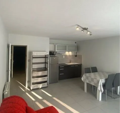 Studio meublé 31m2 rénové - Rue Montplaisir - Stationnements sécurisés