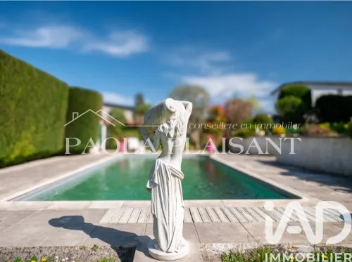 Maison 13 pièces 300 m²