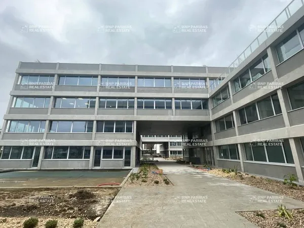 Bureaux 864 m²