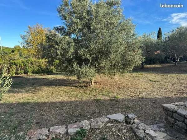 Terrain 580 m² LORGUES
