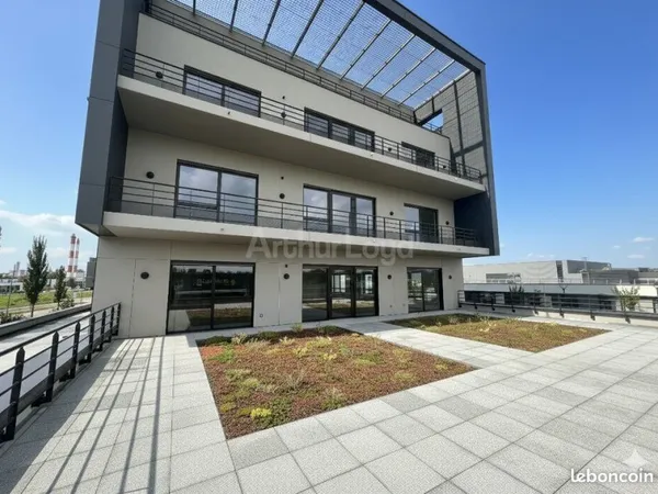 Bureaux 2 353 m²