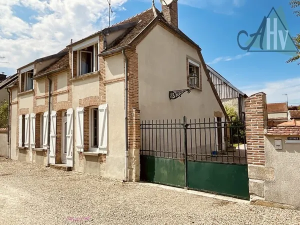 Maison de village avec dépendances