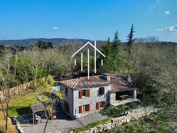 Maison en pierre