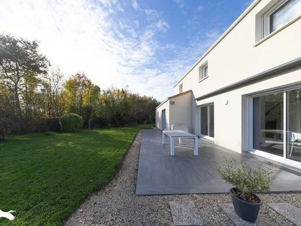 Maison 7 pièces 216 m²