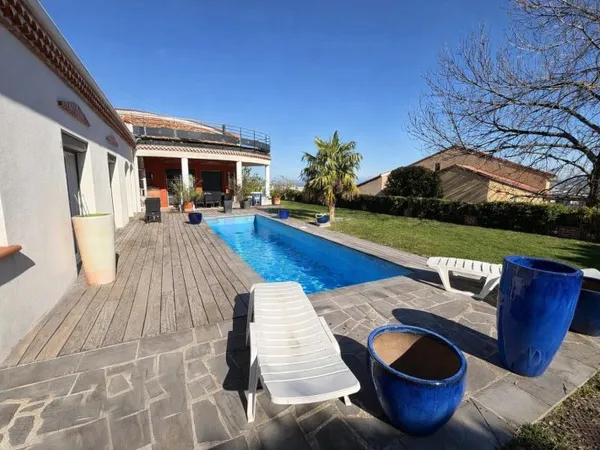 Maison 6 pièces 255 m²