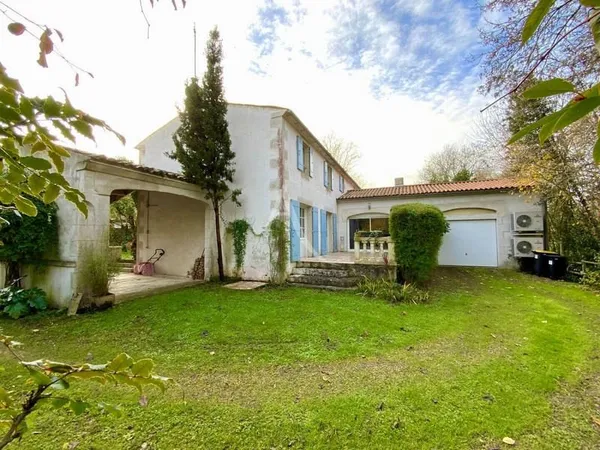 Maison de plain-pied 8 pièces 210 m²