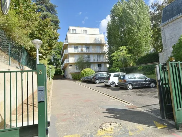 Loue studio Versailles (78) - 12m²