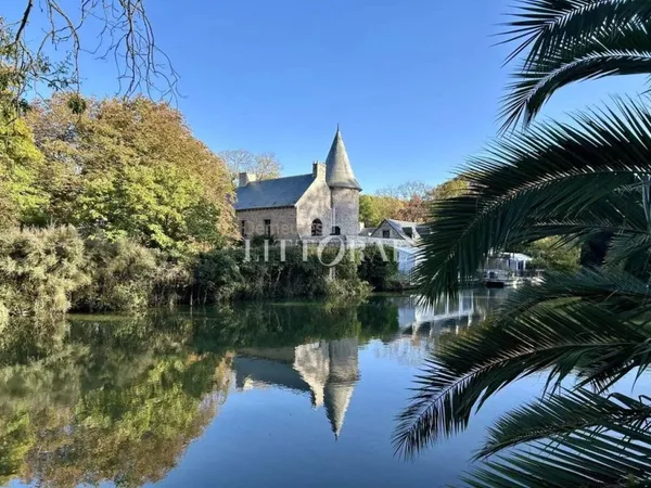 Manoir 23 pièces 890 m²