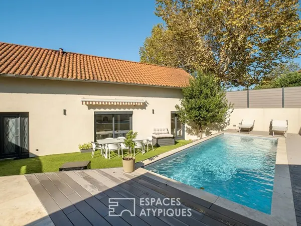 Maison ancienne à la rénovation contemporaine avec piscine et jardin