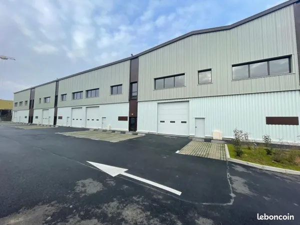 Local d'activité 461 m²