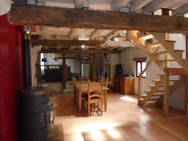 Maison 13 pièces 374 m²