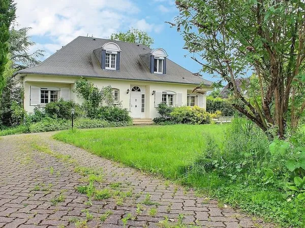 Maison de Caractère à Verdun - 7 Pièces, 167 m²