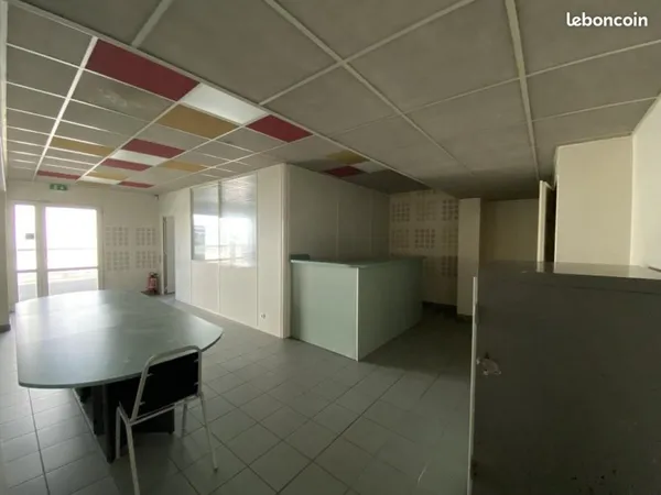 Local commercial 110 m²