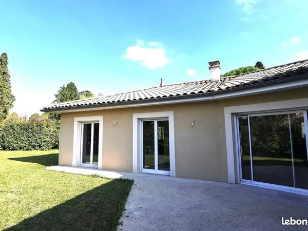Villa de plain pied de 2012 sur un Terrain clos de 570 m²