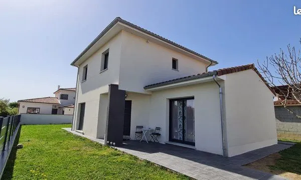 Maison 4 pièces 102 m2 sur une parcelle de 700 m2