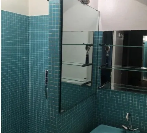 Studio / 12m² / Pont de Neuilly (Ligne 1)