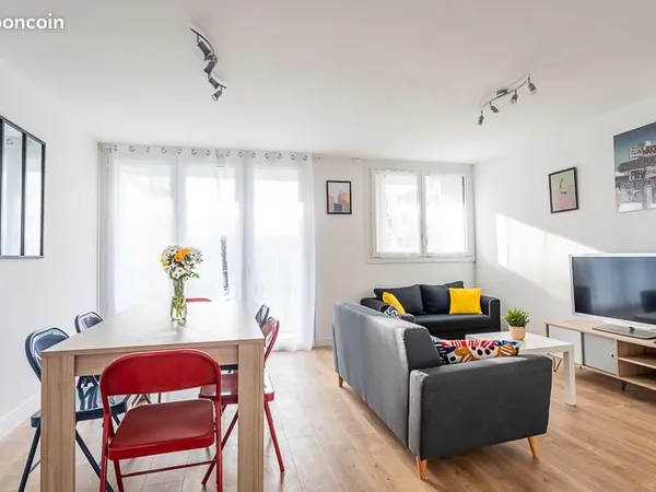 Jolie COLOCATION meublée pour filles à CHOLET