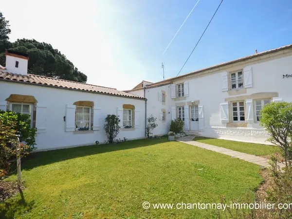 Très jolie maison de caractère + un logement annexe sur un m