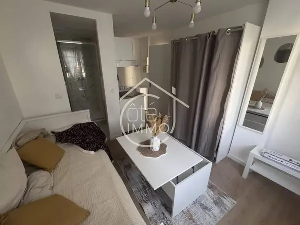 Studio 1 pièce 14 m²