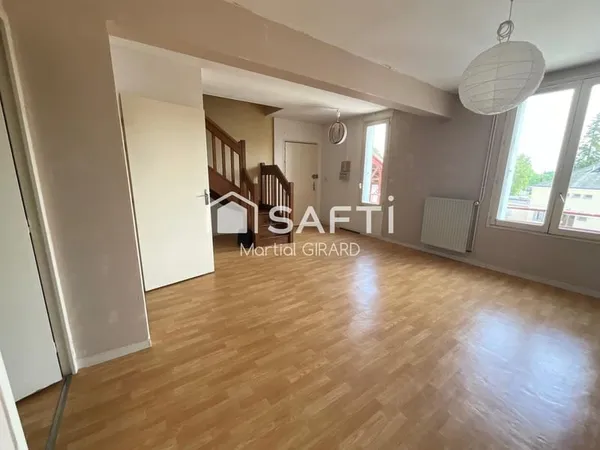 Appartement à vendre au centre-ville de Mehun Sur Yevre