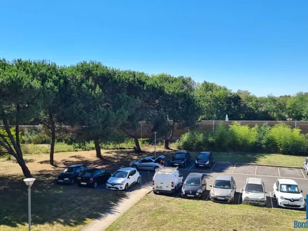 COMPROMIS SIGNE !! EYSINES - GRAND LOUIS - APPARTEMENT TYPE 2 - DERNIER ETAGE- EXPO SUD - PARKING ! 