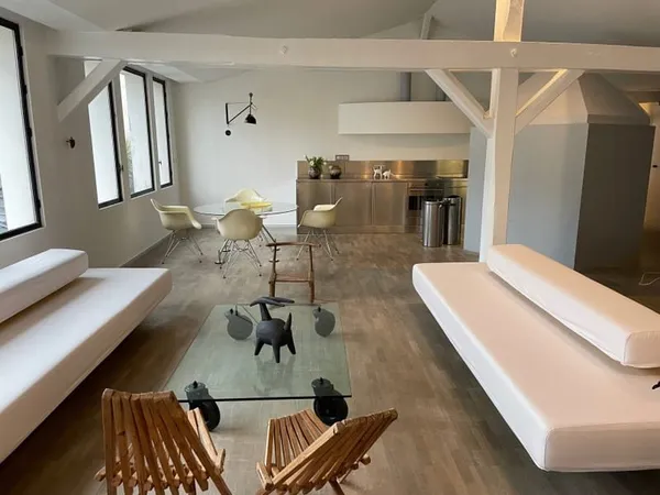A louer courte durée. Haut Marais / Impasse Saint Claude -Appartement d'Architecte - style loft meub