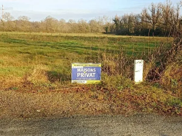 Terrain 304 m²