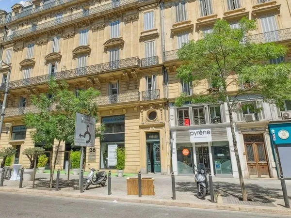 Bureau 2 pièces 274 m²