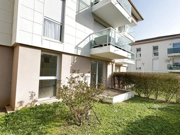 À vendre Spacieux F2 avec terrasse en rez de jardin Mon