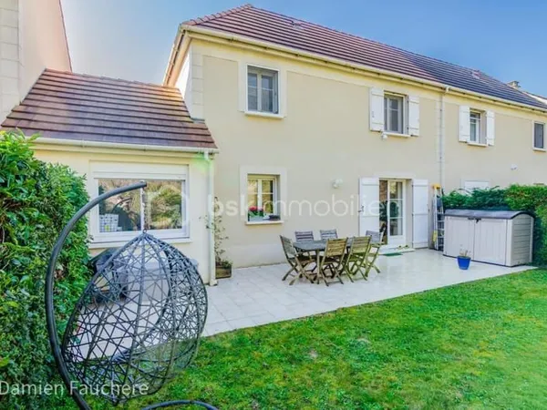 Aux JONCHERETTES ! Maison 75m², 3 Chambres, Parkings et JARDIN avec vue sur Forêt !